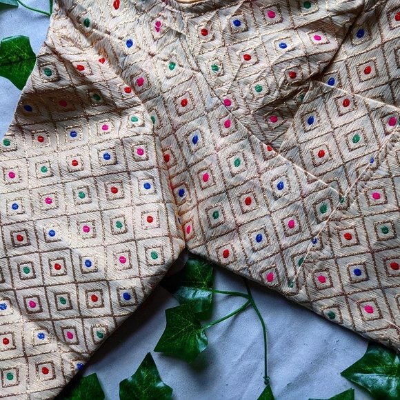 Readymade Designer Saree Blouse - Picture 3 of 3